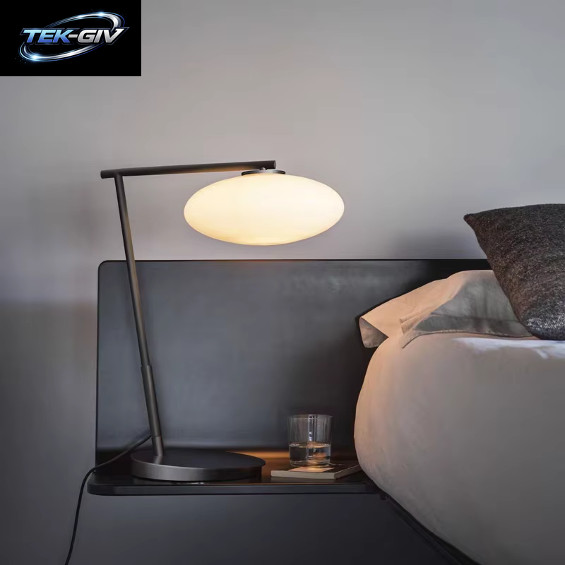 Italienische Glas-Led-Tischleuchte, Taccia Led-Tischlampe, Kreative Nachttischlampen Aus Glas, Nordische Schlafzimmer-Tischlampe