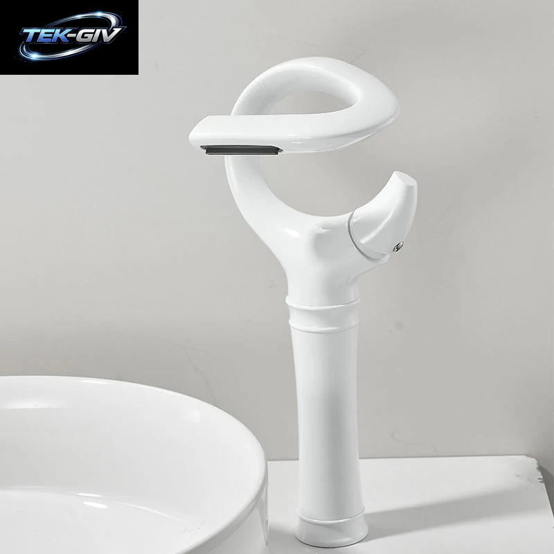 Neues Design Becken Wasserhahn Messing Bad Waschbecken Wasserfall Heiß-Und Kaltwasser Mischer Wasserhahn Einhand Kran Chrom Schwarz Mischbatterie