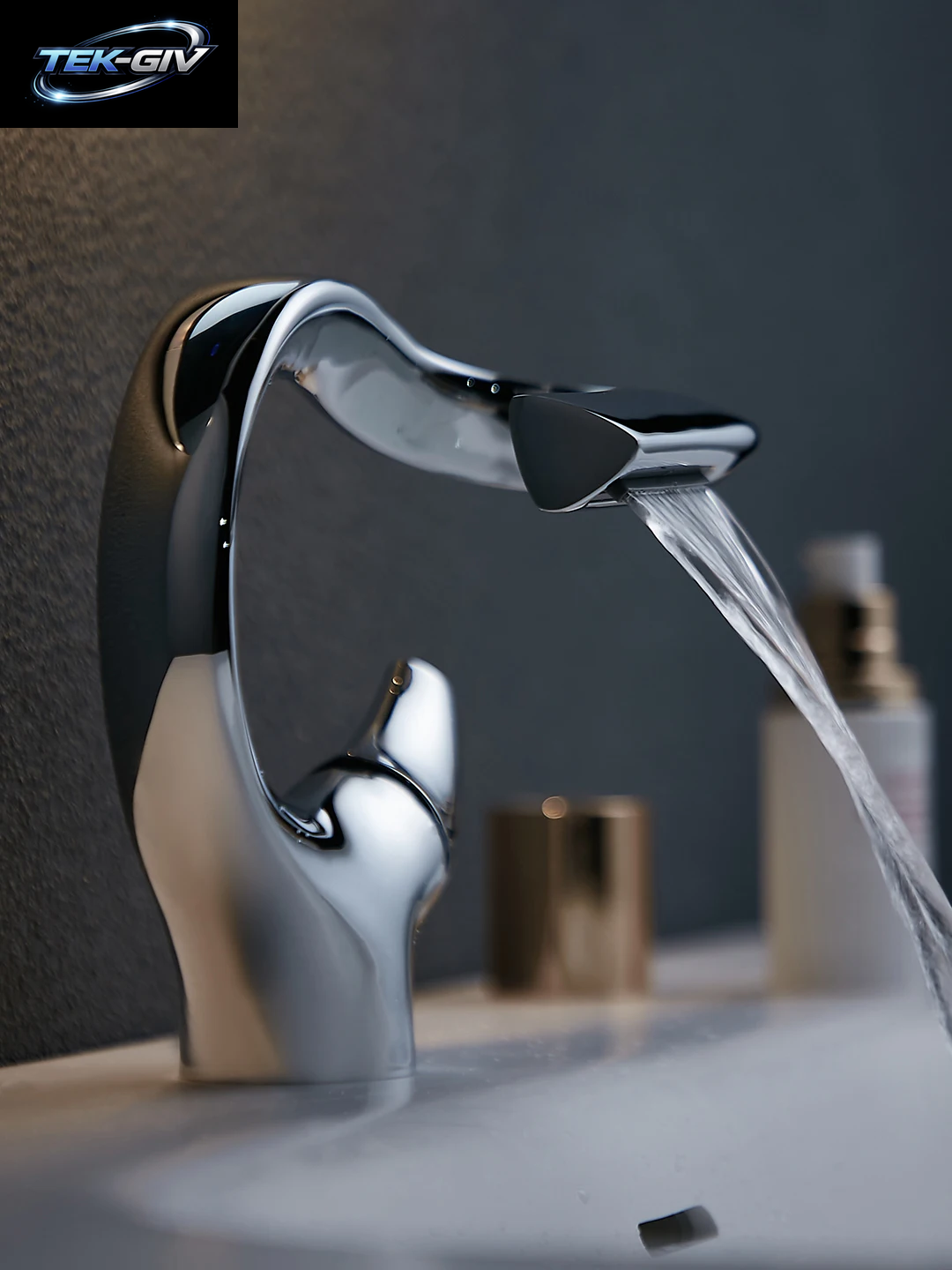 Neues Design Becken Wasserhahn Messing Bad Waschbecken Wasserfall Heiß-Und Kaltwasser Mischer Wasserhahn Einhand Kran Chrom Schwarz Mischbatterie