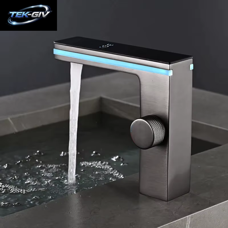 Digitalanzeige Badezimmer Waschbecken Wasserhahn Intelligente LED Messing Deck Montiert Waschbecken Kran Heißes Kaltes Wasser Mischer Waschbecken Eitelkeit Wasserhahn