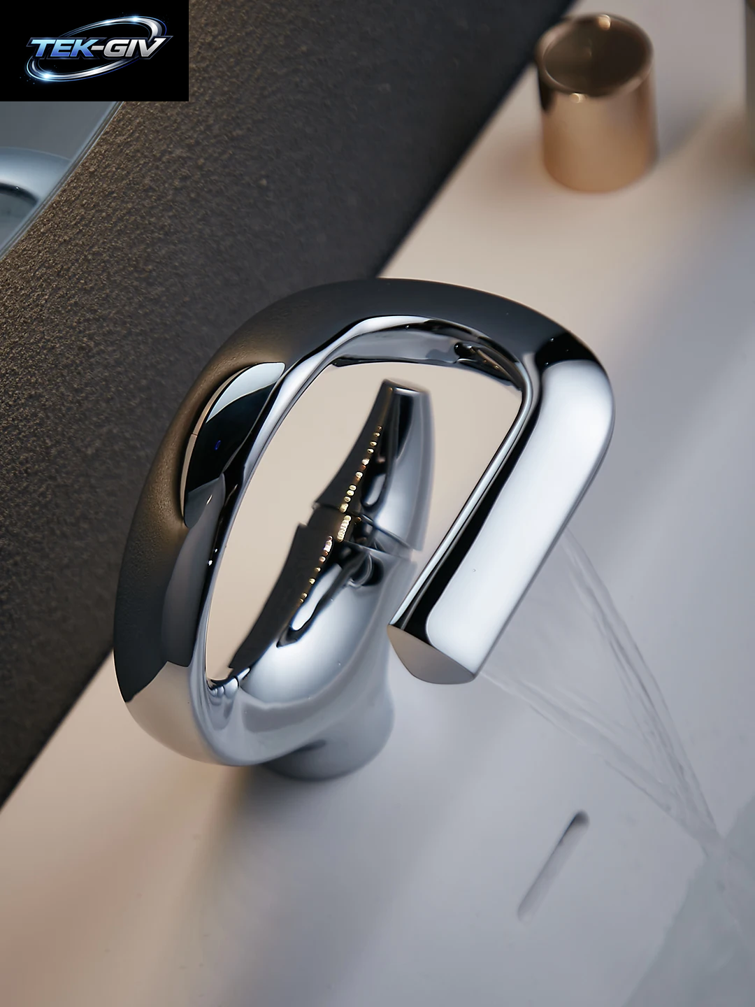 Neues Design Becken Wasserhahn Messing Bad Waschbecken Wasserfall Heiß-Und Kaltwasser Mischer Wasserhahn Einhand Kran Chrom Schwarz Mischbatterie