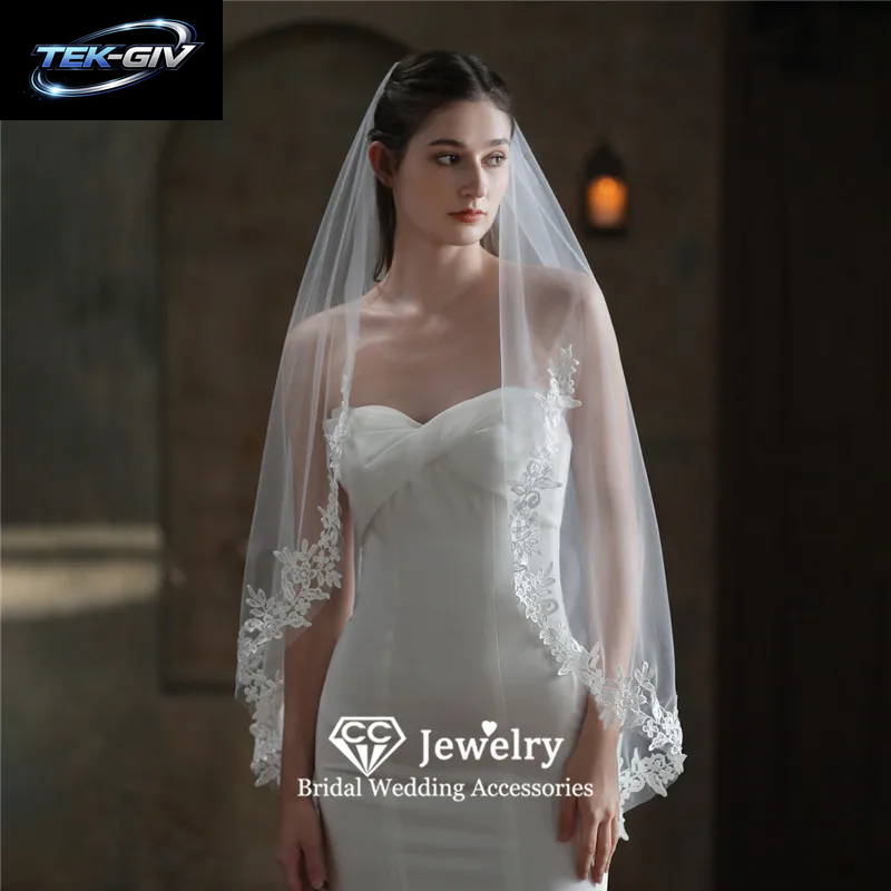 CC Brautschleier Damen Accessoires Hochzeit Haarschmuck Verlobung Haarschmuck Eine Schicht Spitze Applizierter Rand Mit Kammschleier V683-1